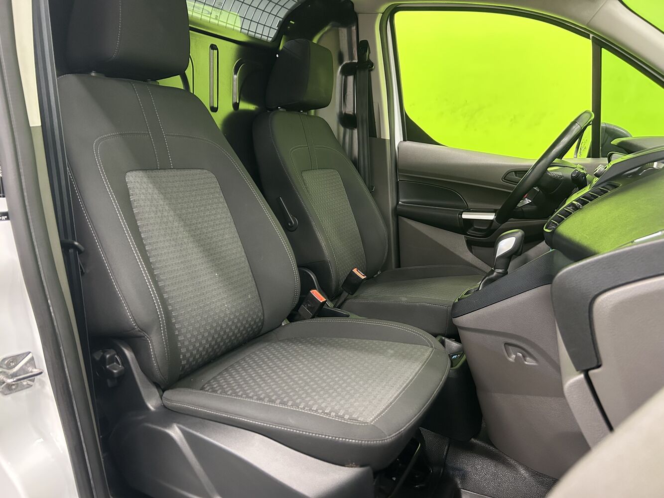 Ford Transit Connect vaihtoauto