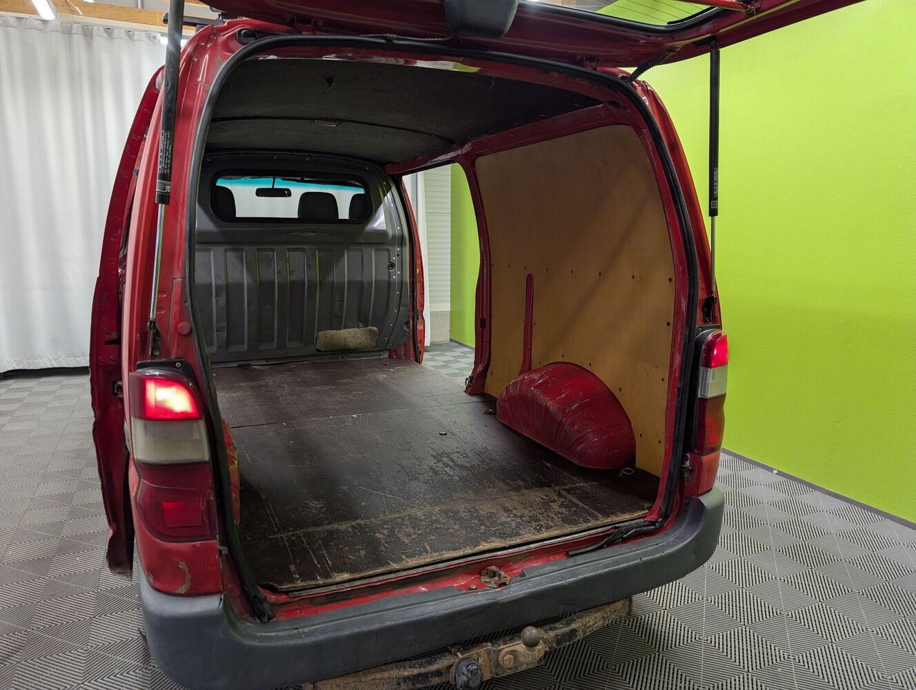 Toyota Hiace vaihtoauto