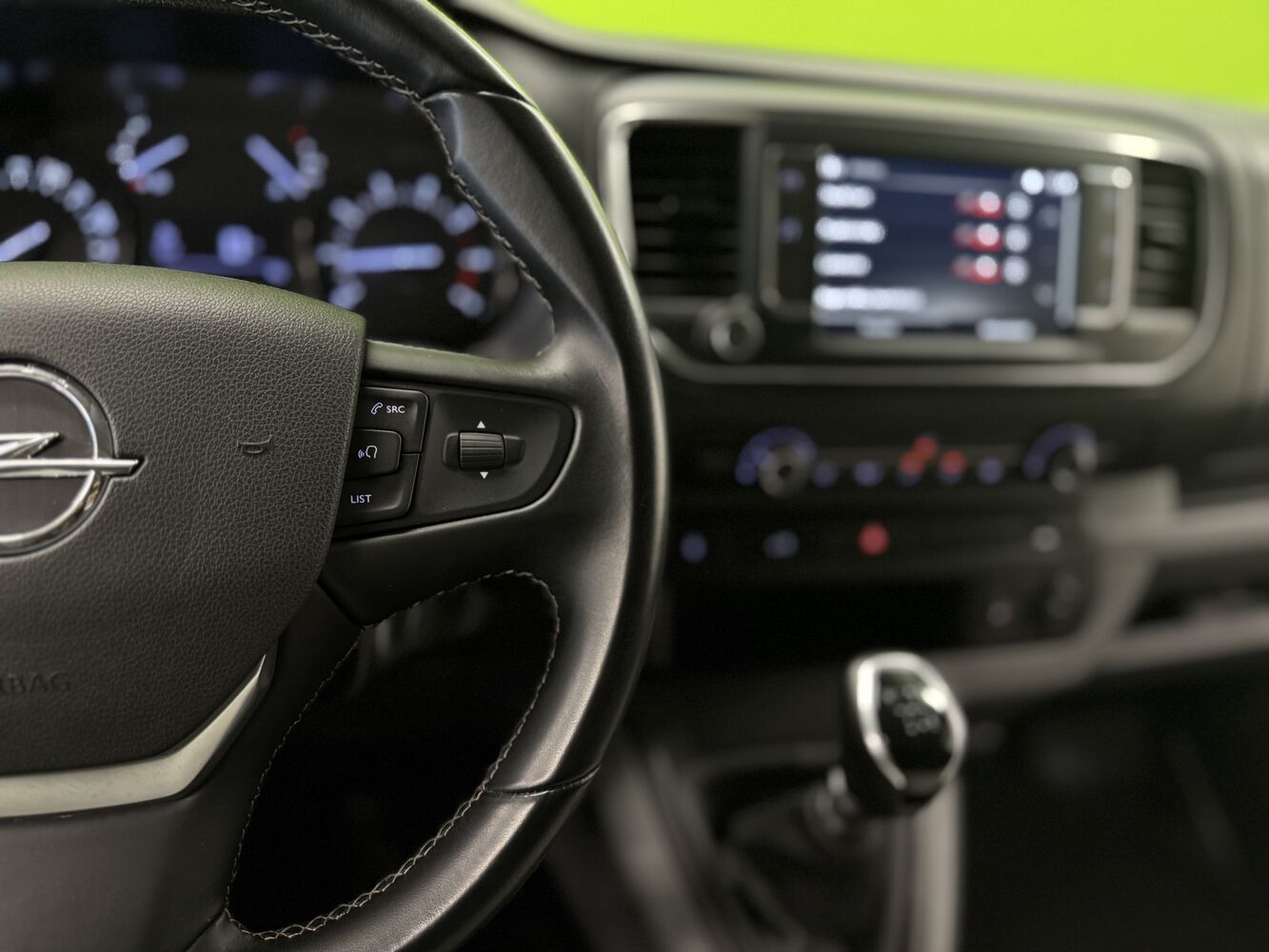 Opel Vivaro vaihtoauto