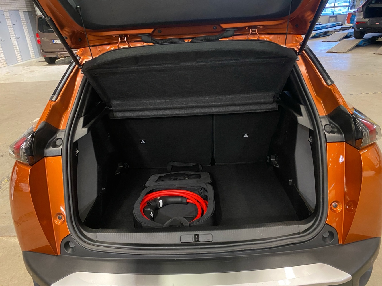 Peugeot e-2008 vaihtoauto