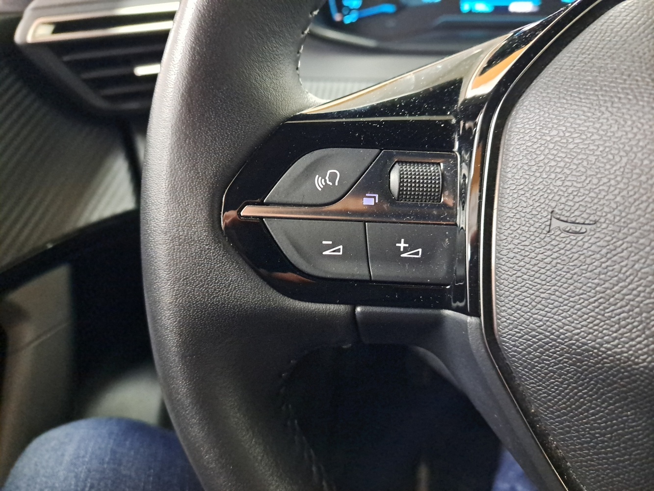 Peugeot e-2008 vaihtoauto