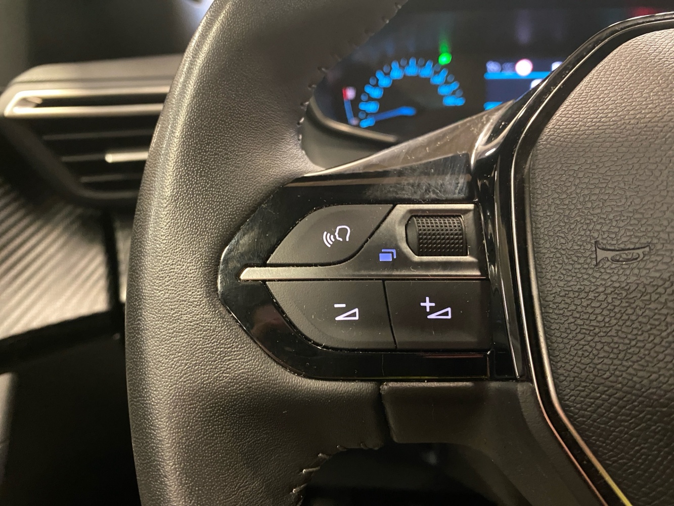 Peugeot e-2008 vaihtoauto