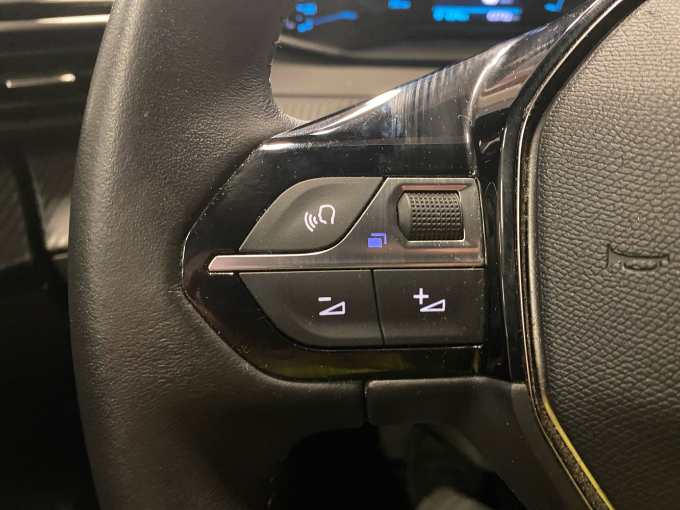 Peugeot e-2008 vaihtoauto