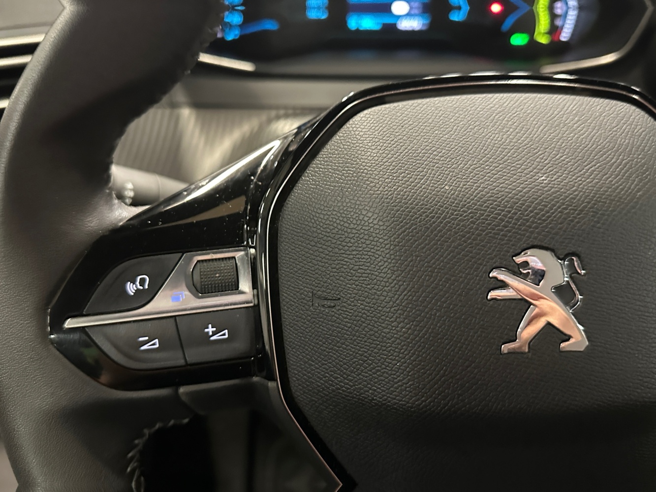 Peugeot e-2008 vaihtoauto
