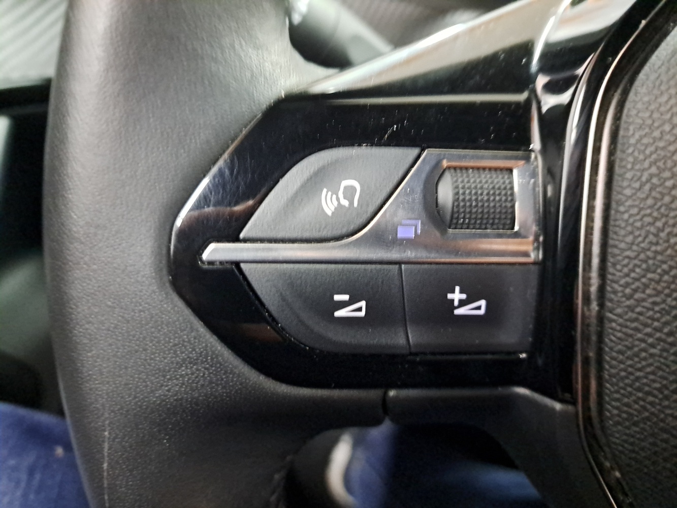 Peugeot e-2008 vaihtoauto