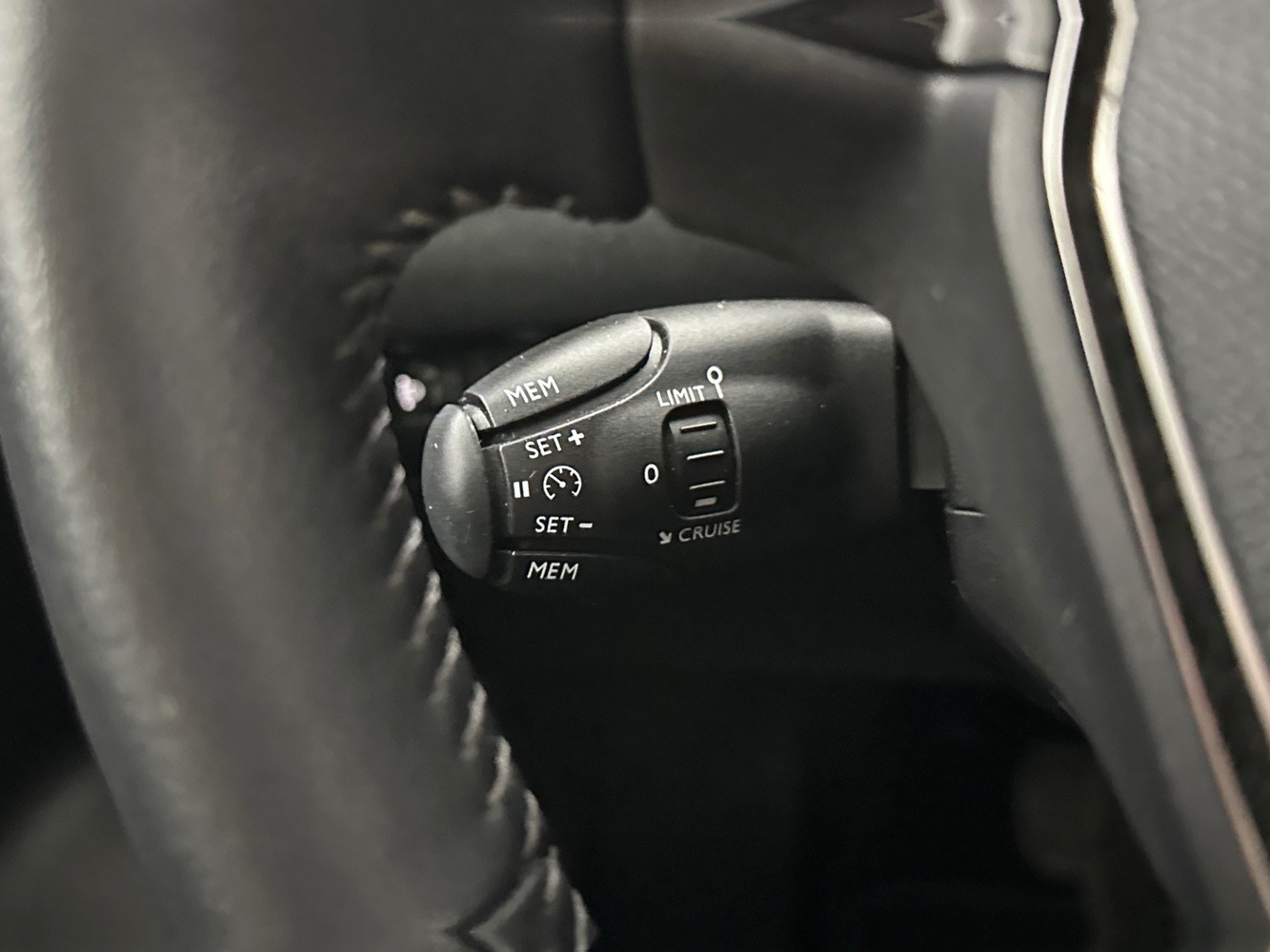 Peugeot e-2008 vaihtoauto