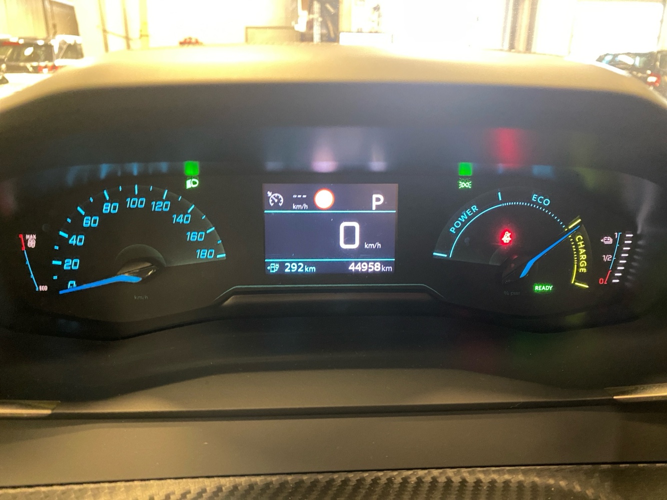 Peugeot e-2008 vaihtoauto