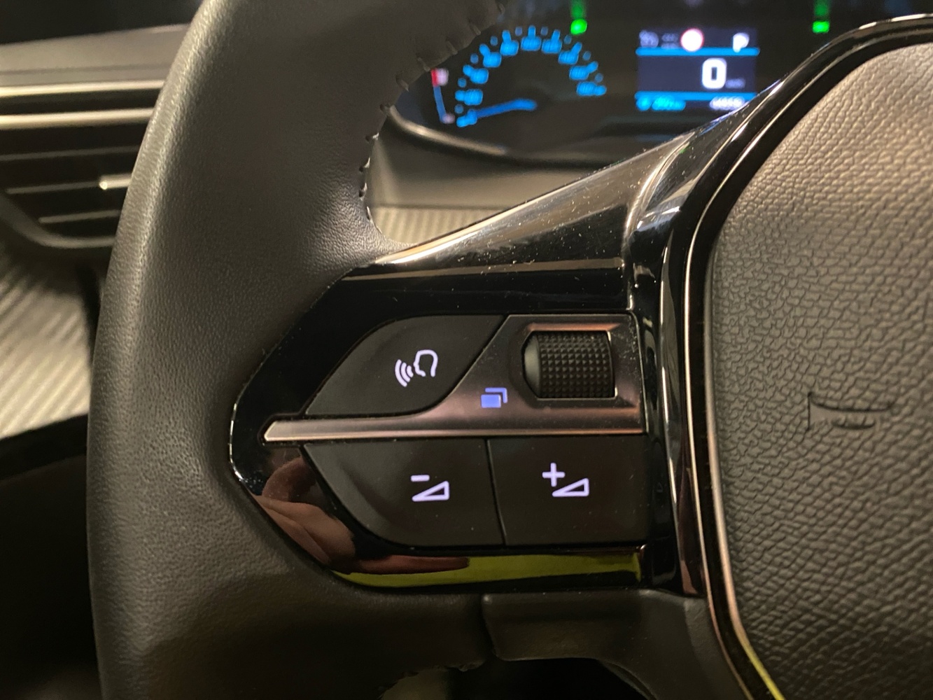 Peugeot e-2008 vaihtoauto