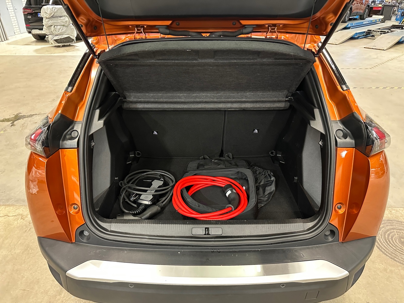 Peugeot e-2008 vaihtoauto