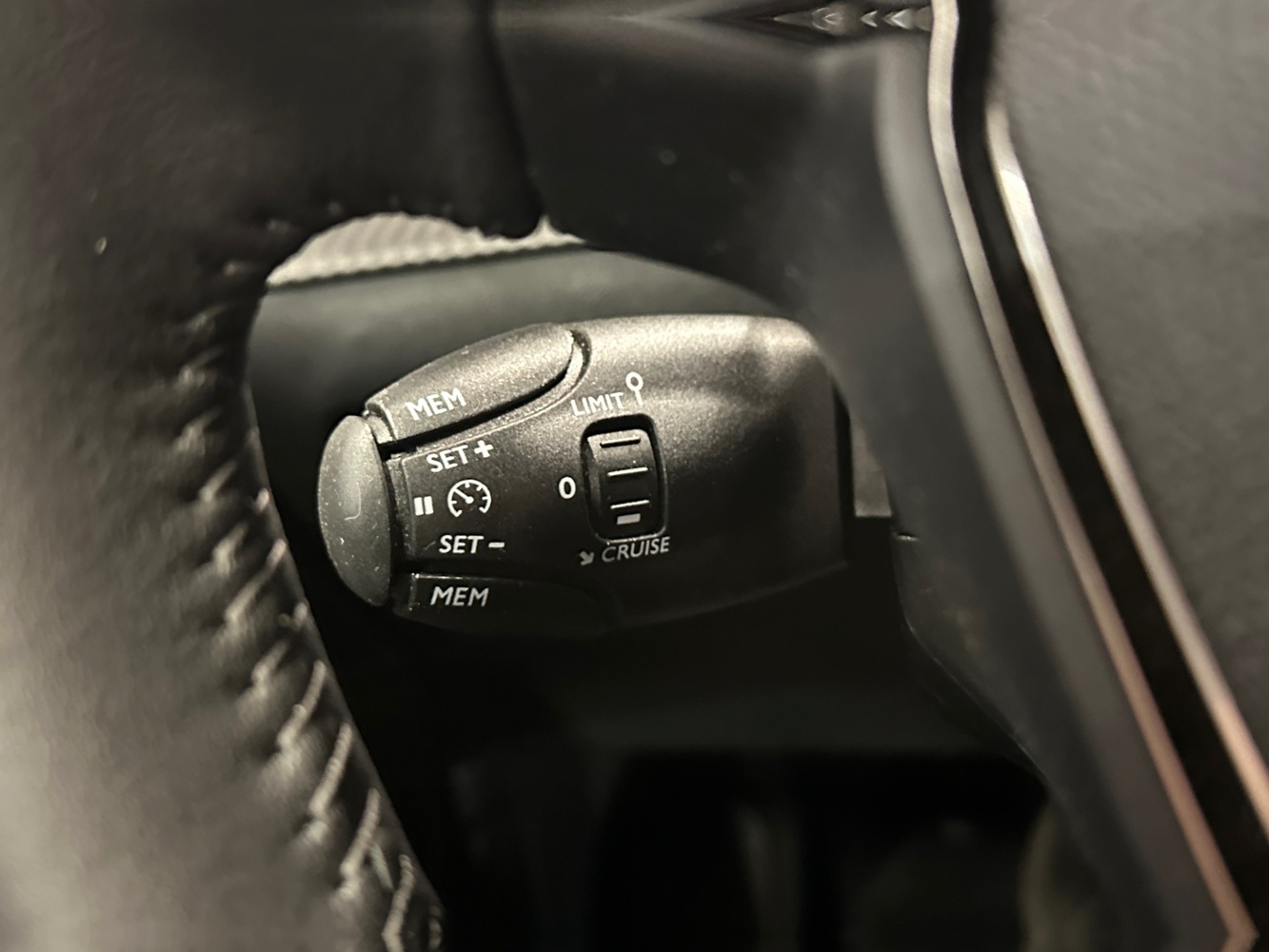 Peugeot e-2008 vaihtoauto
