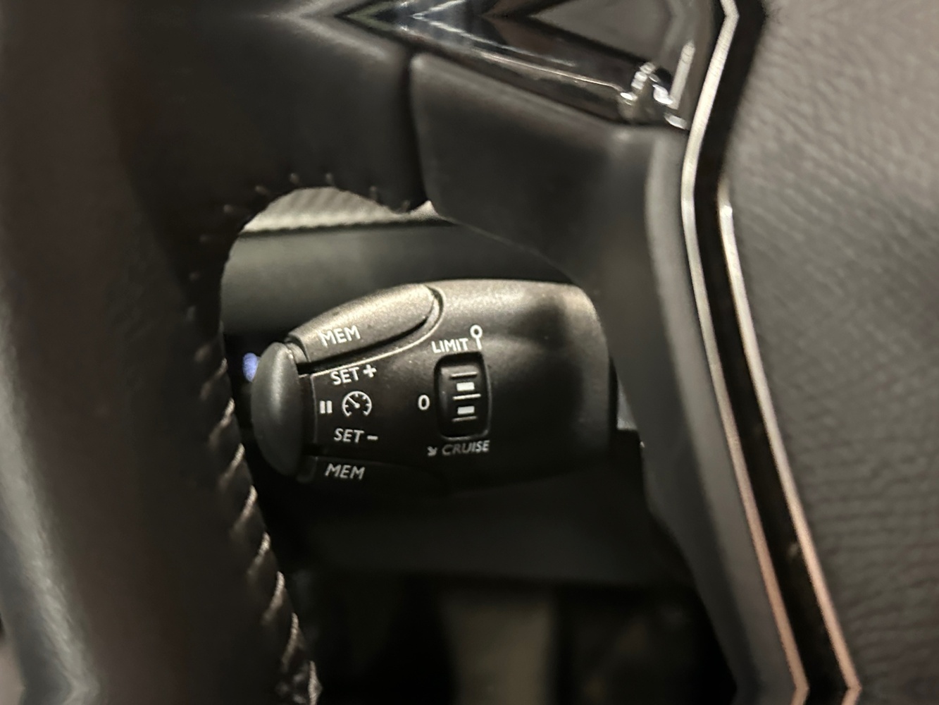 Peugeot e-2008 vaihtoauto