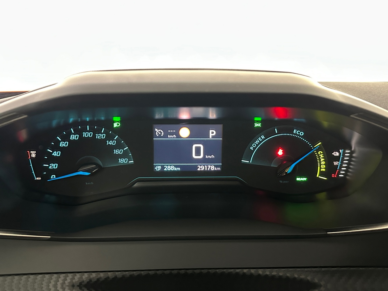 Peugeot e-2008 vaihtoauto