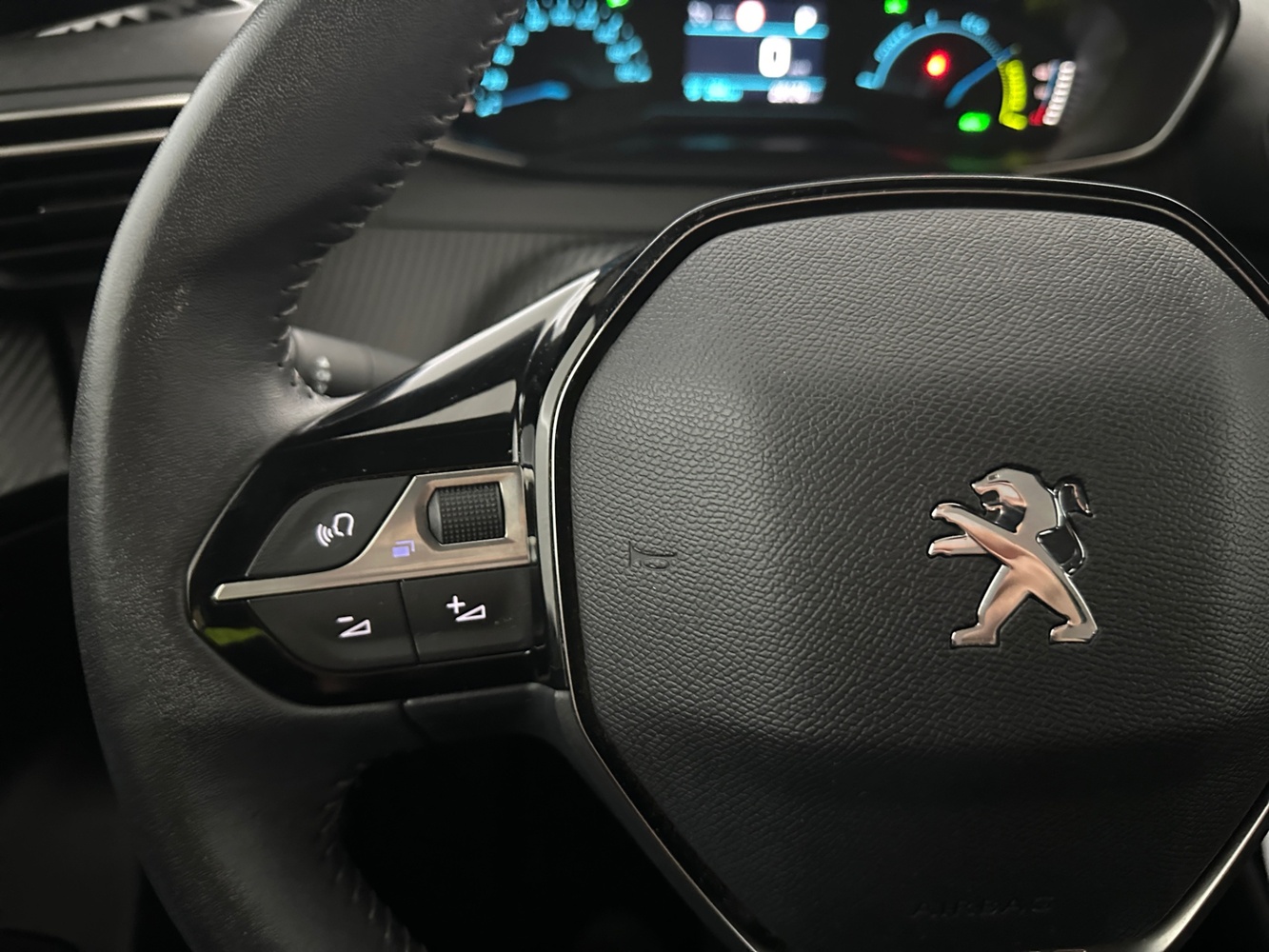Peugeot e-2008 vaihtoauto