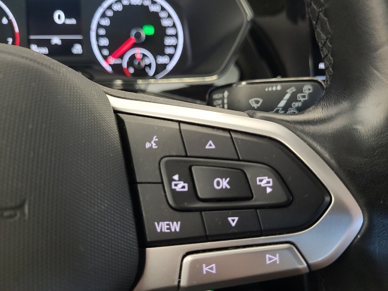 Volkswagen T-Cross vaihtoauto