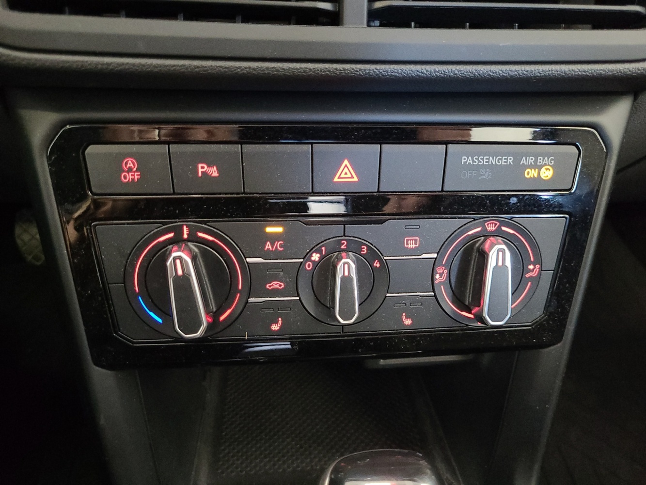 Volkswagen T-Cross vaihtoauto