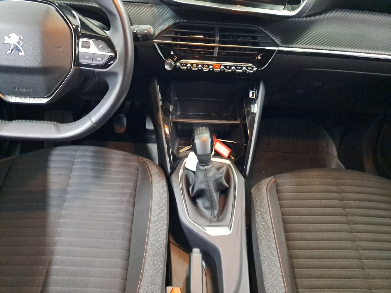 Peugeot 208 vaihtoauto