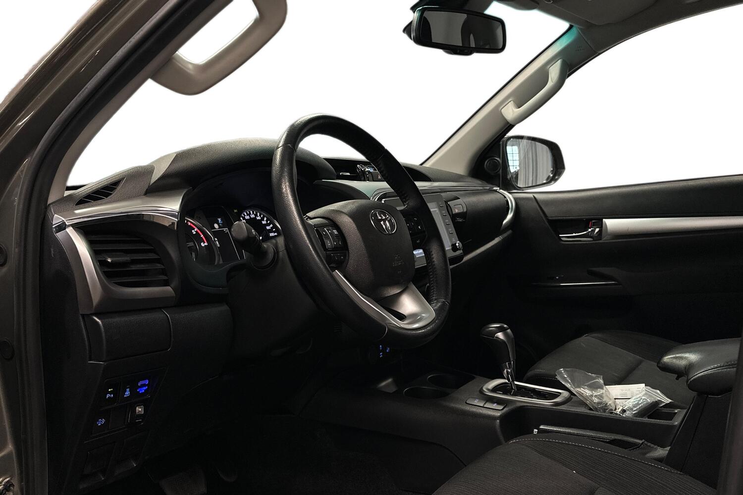 Toyota Hilux vaihtoauto