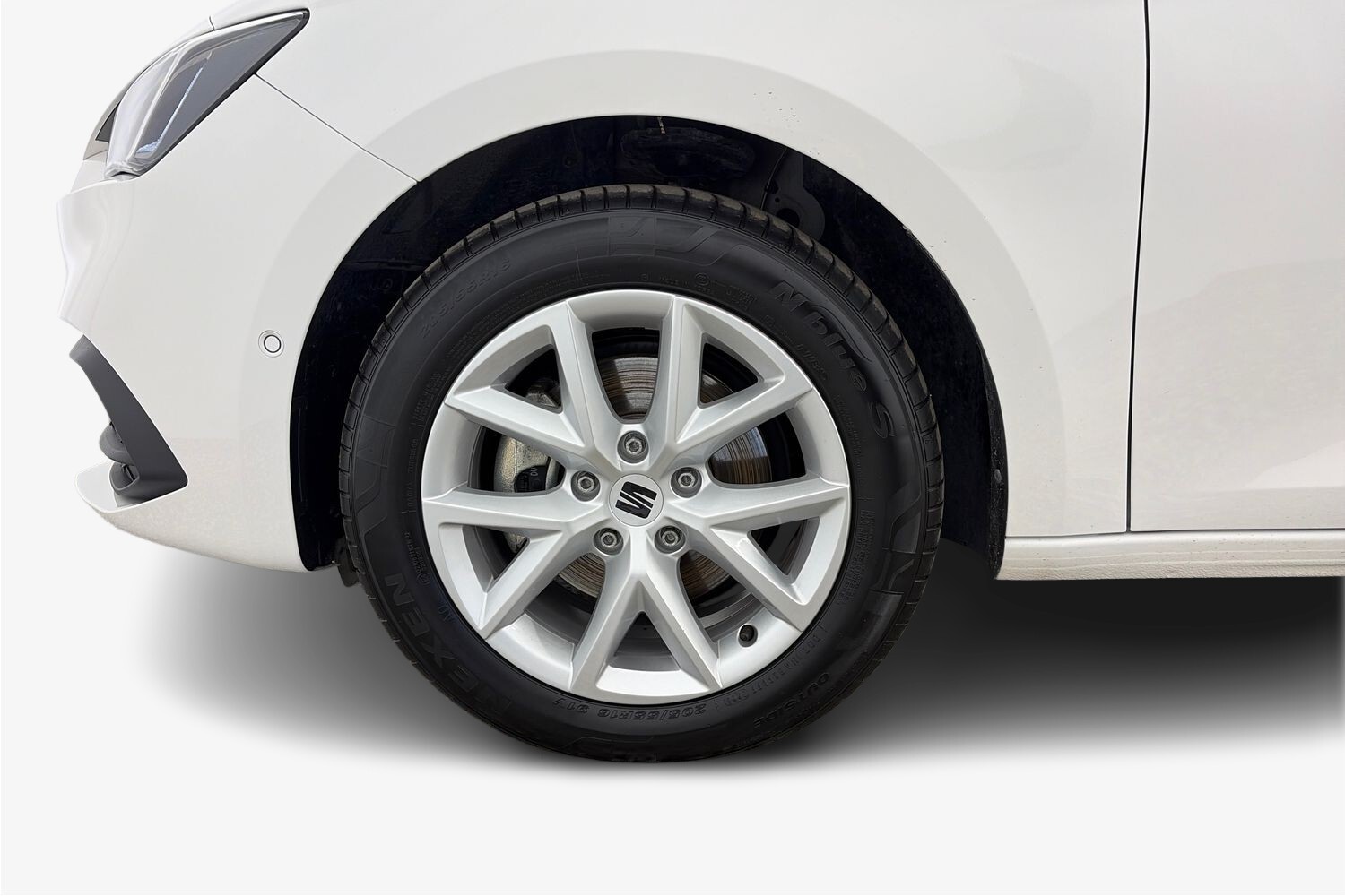 SEAT Leon Sportstourer vaihtoauto