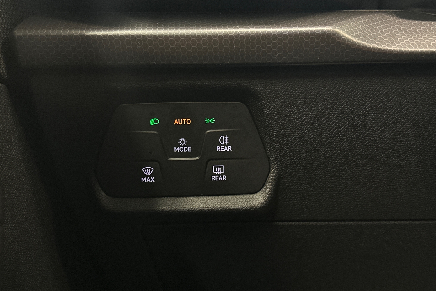 SEAT Leon Sportstourer vaihtoauto