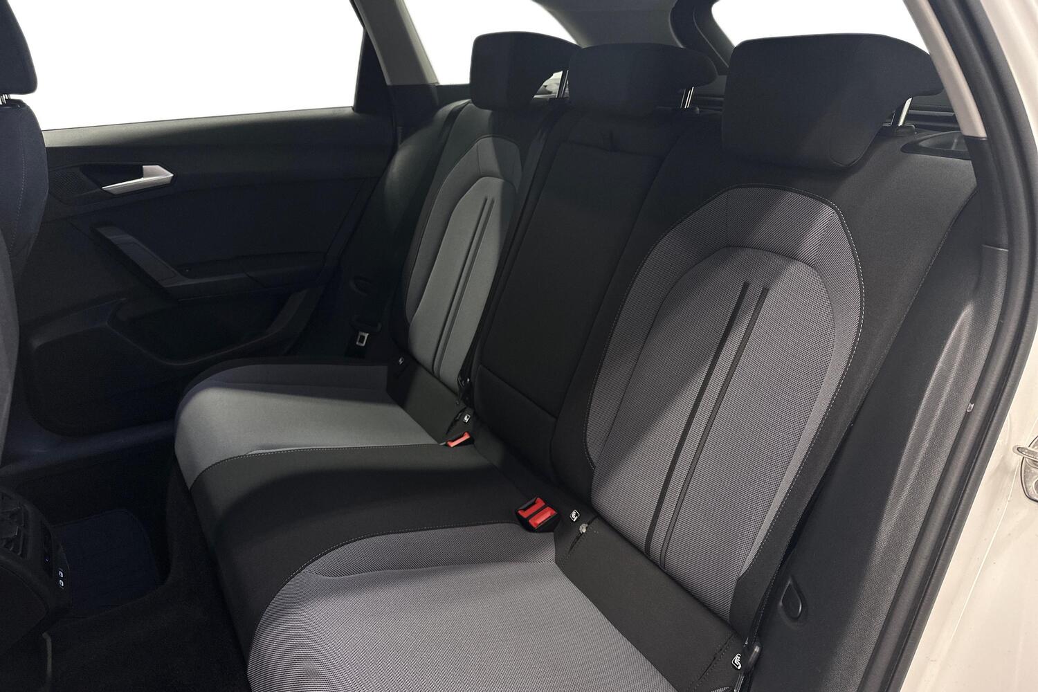 SEAT Leon Sportstourer vaihtoauto