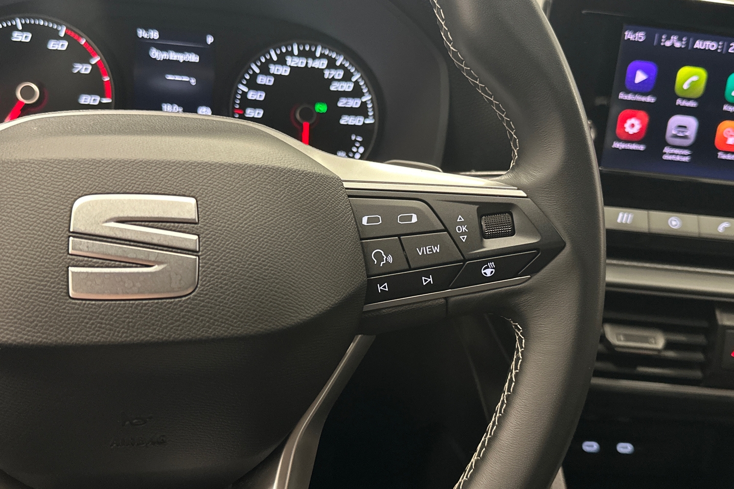 SEAT Leon Sportstourer vaihtoauto