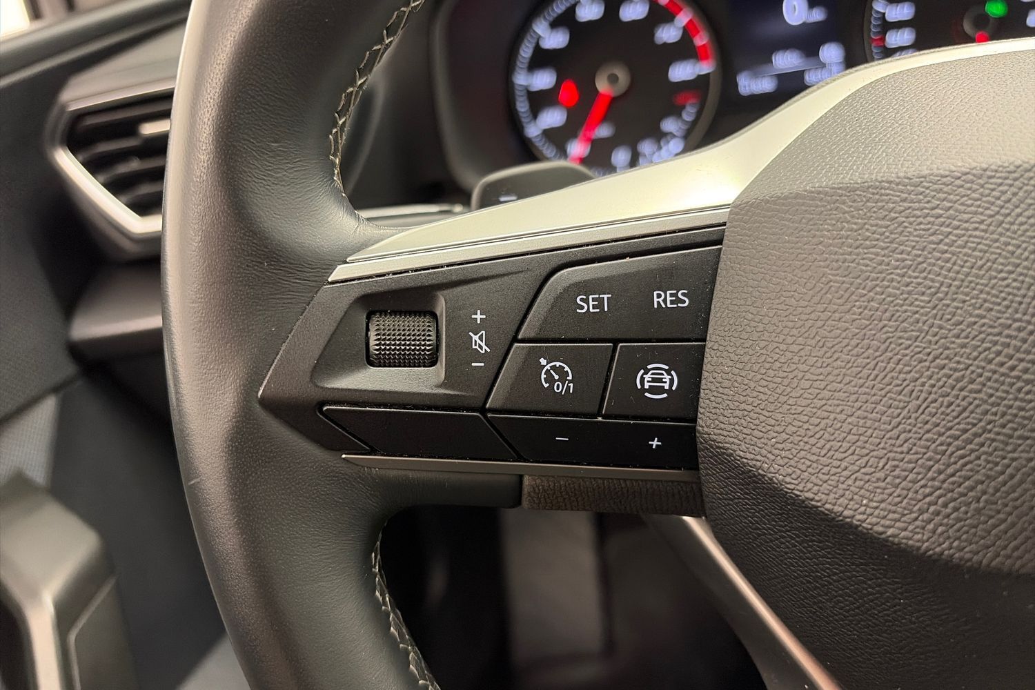 SEAT Leon Sportstourer vaihtoauto