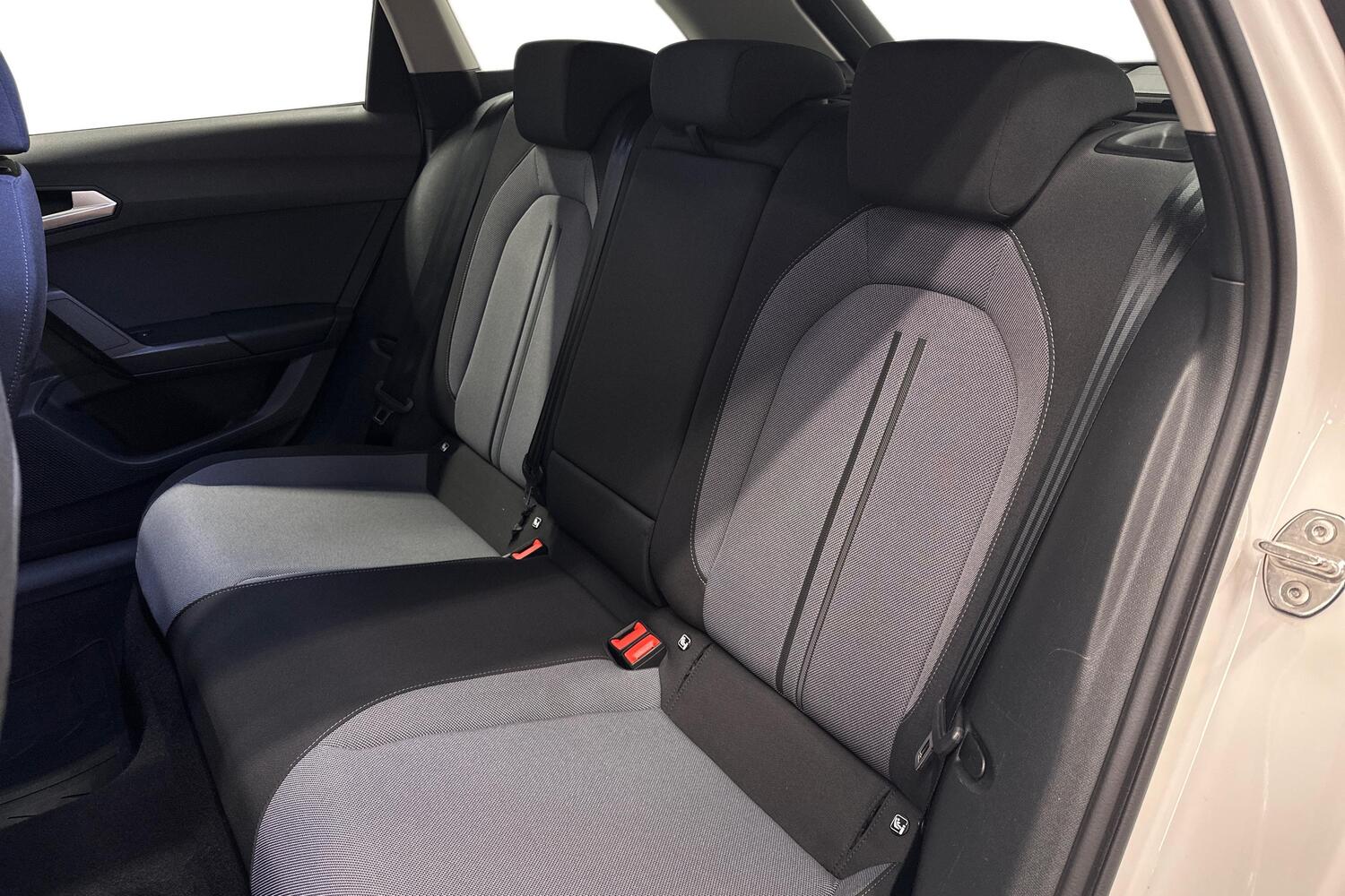 SEAT Leon Sportstourer vaihtoauto