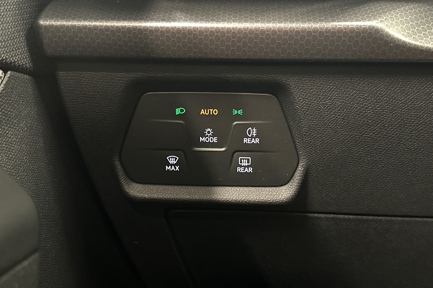 SEAT Leon Sportstourer vaihtoauto