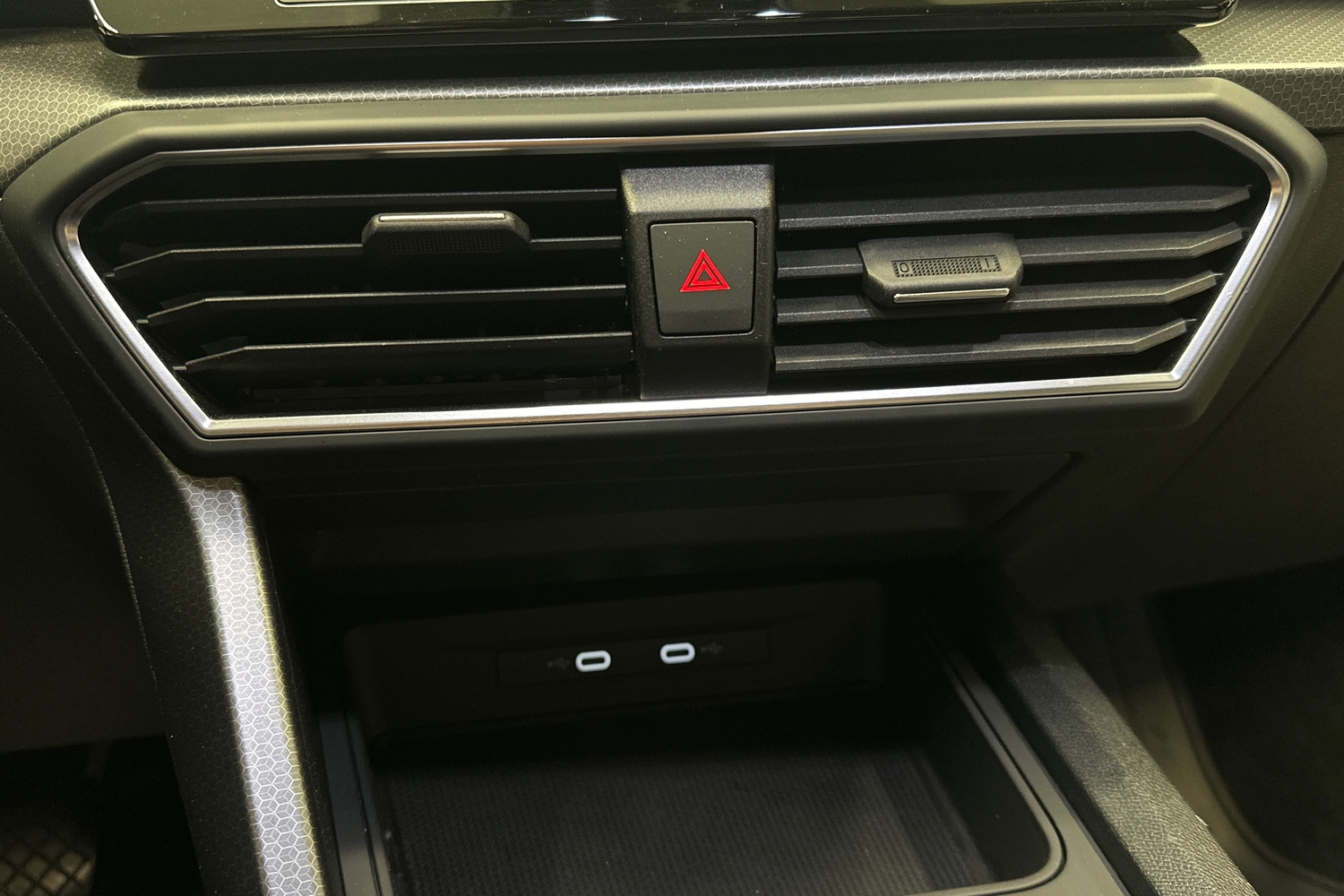 SEAT Leon Sportstourer vaihtoauto