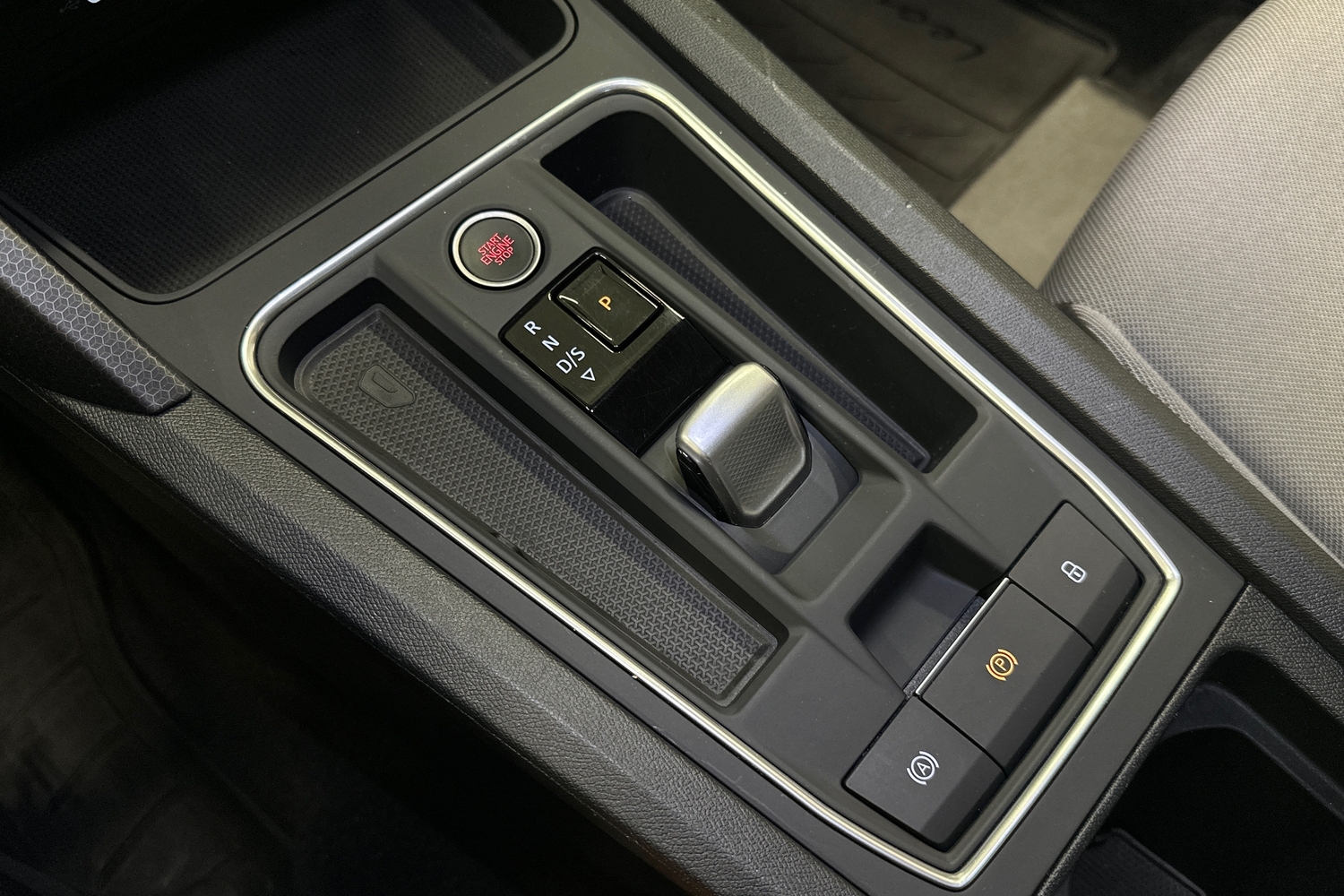SEAT Leon Sportstourer vaihtoauto