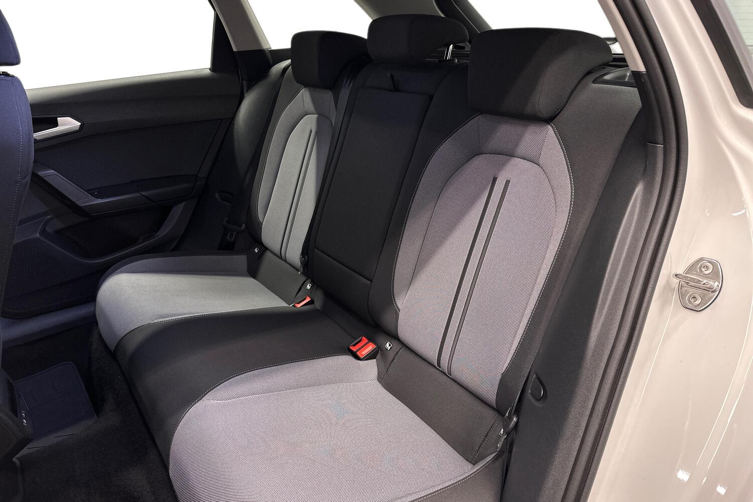 SEAT Leon Sportstourer vaihtoauto