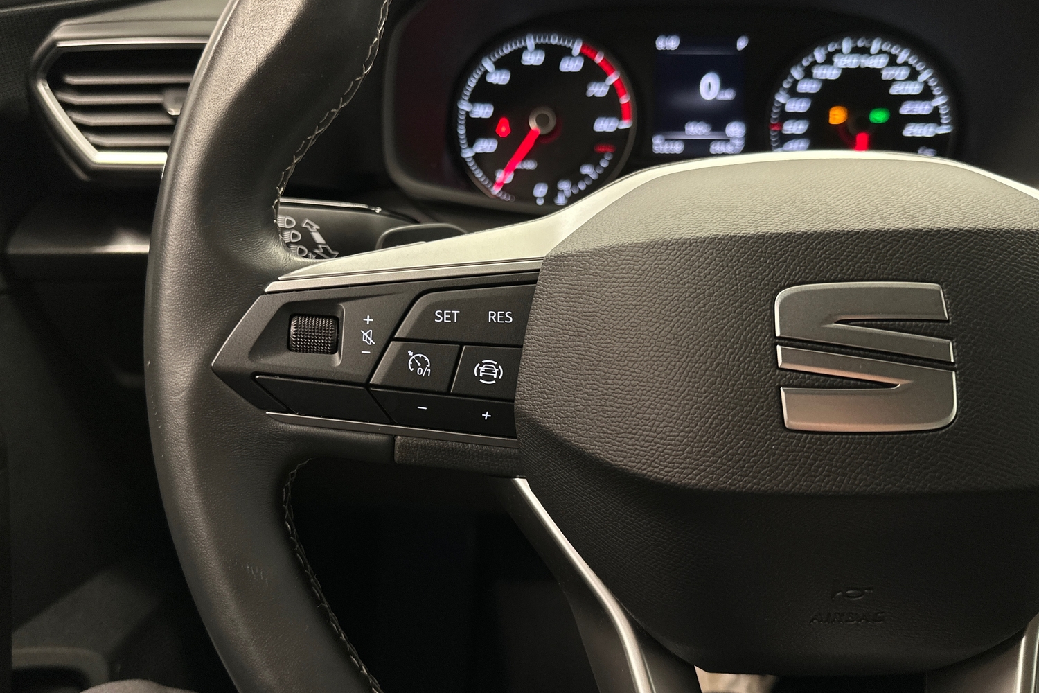 SEAT Leon Sportstourer vaihtoauto