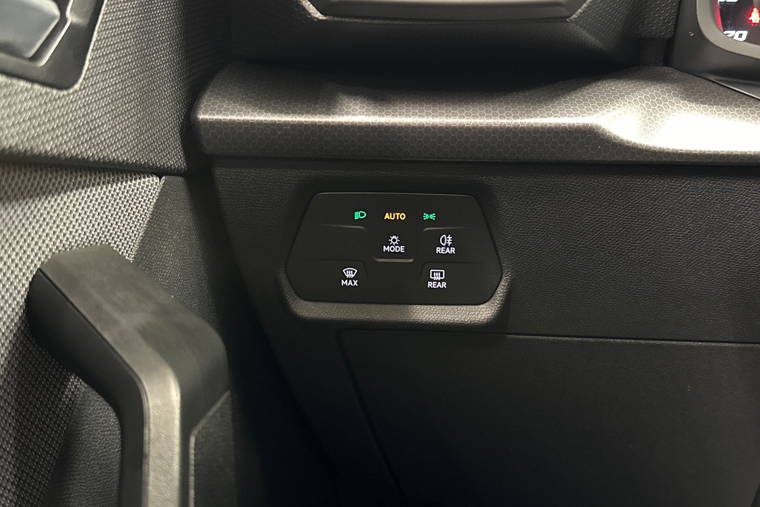 SEAT Leon Sportstourer vaihtoauto