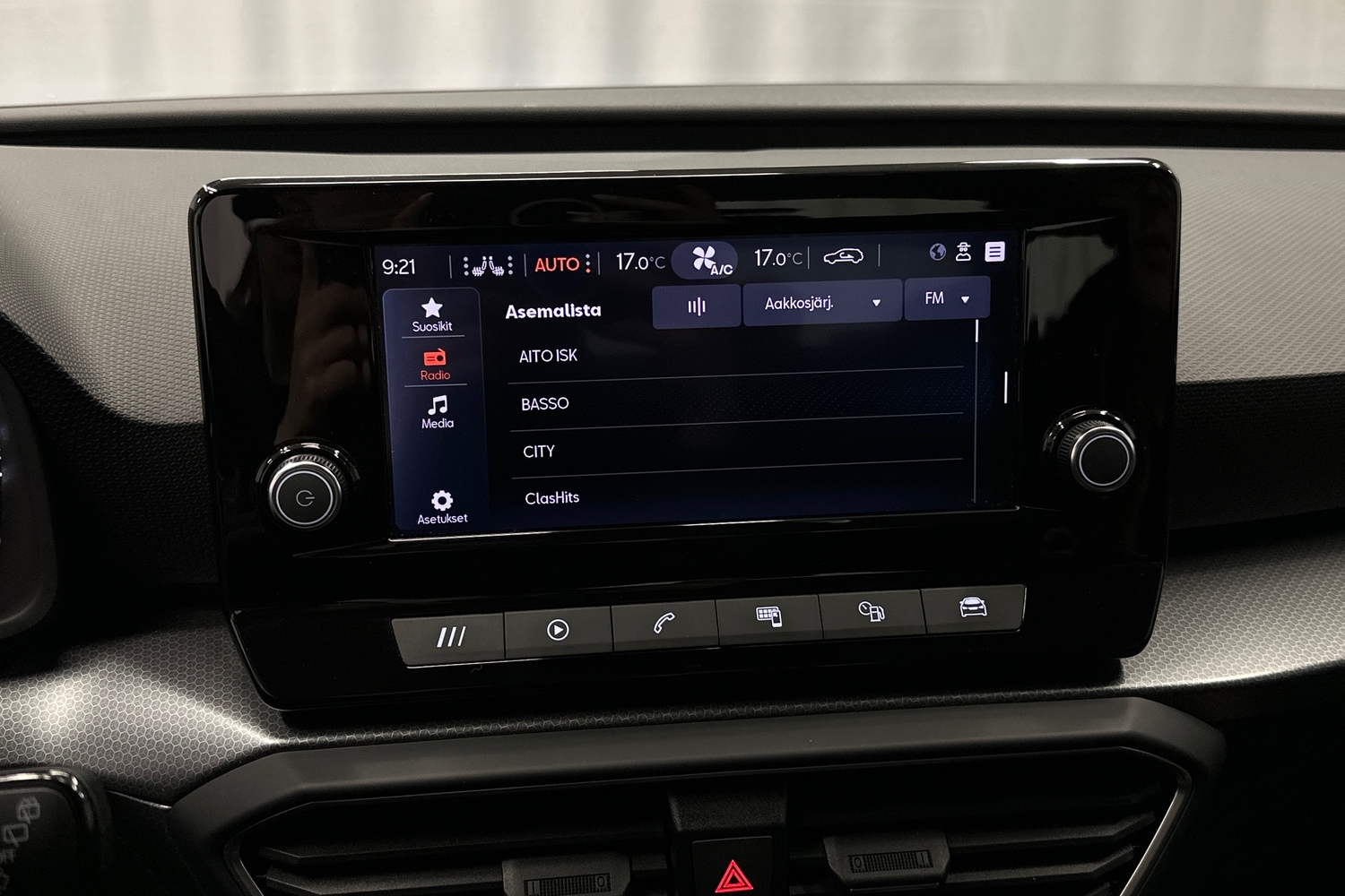 SEAT Leon Sportstourer vaihtoauto