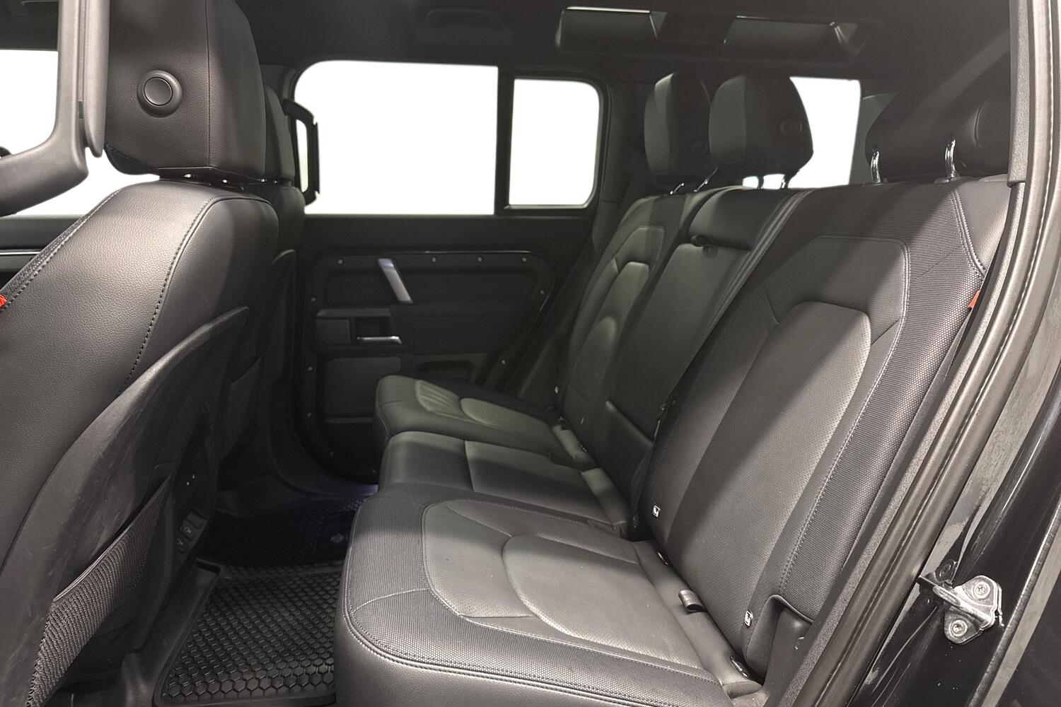 Land Rover Defender vaihtoauto