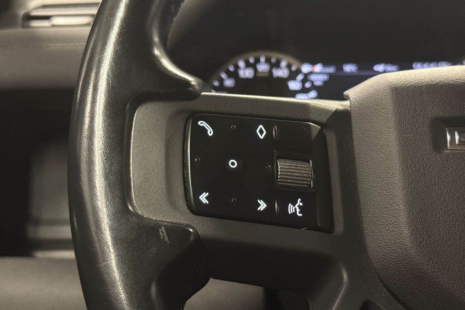 Land Rover Defender vaihtoauto