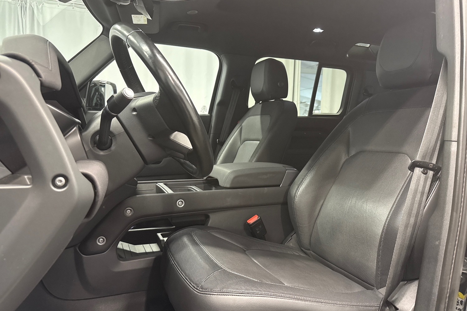 Land Rover Defender vaihtoauto