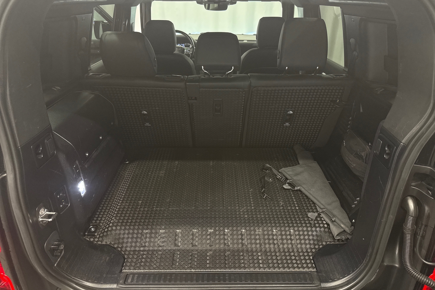 Land Rover Defender vaihtoauto
