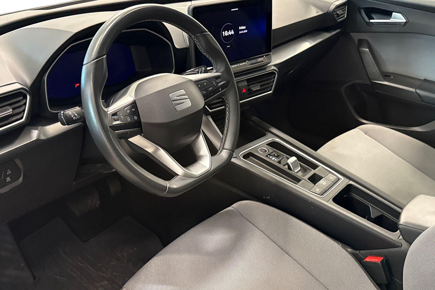 SEAT Leon Sportstourer vaihtoauto