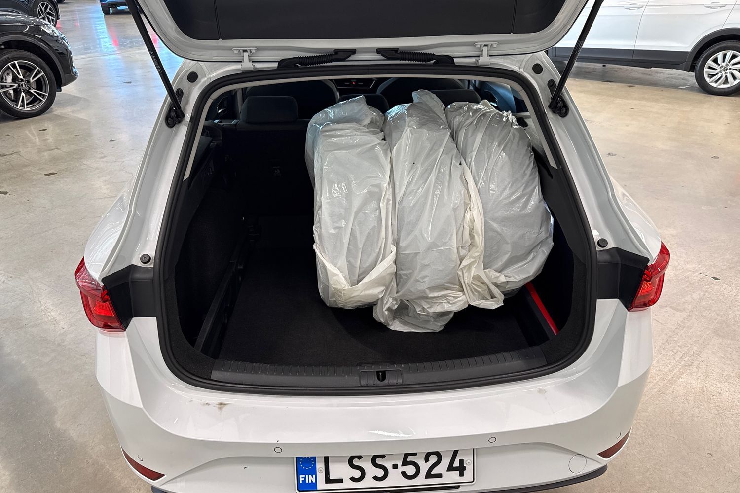 SEAT Leon Sportstourer vaihtoauto