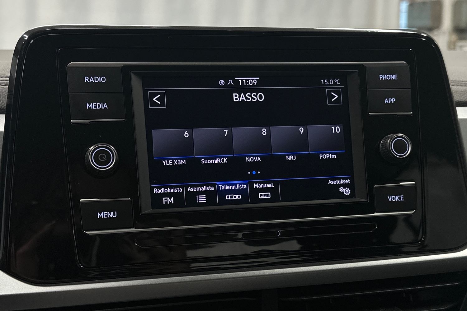 Volkswagen T-Roc vaihtoauto