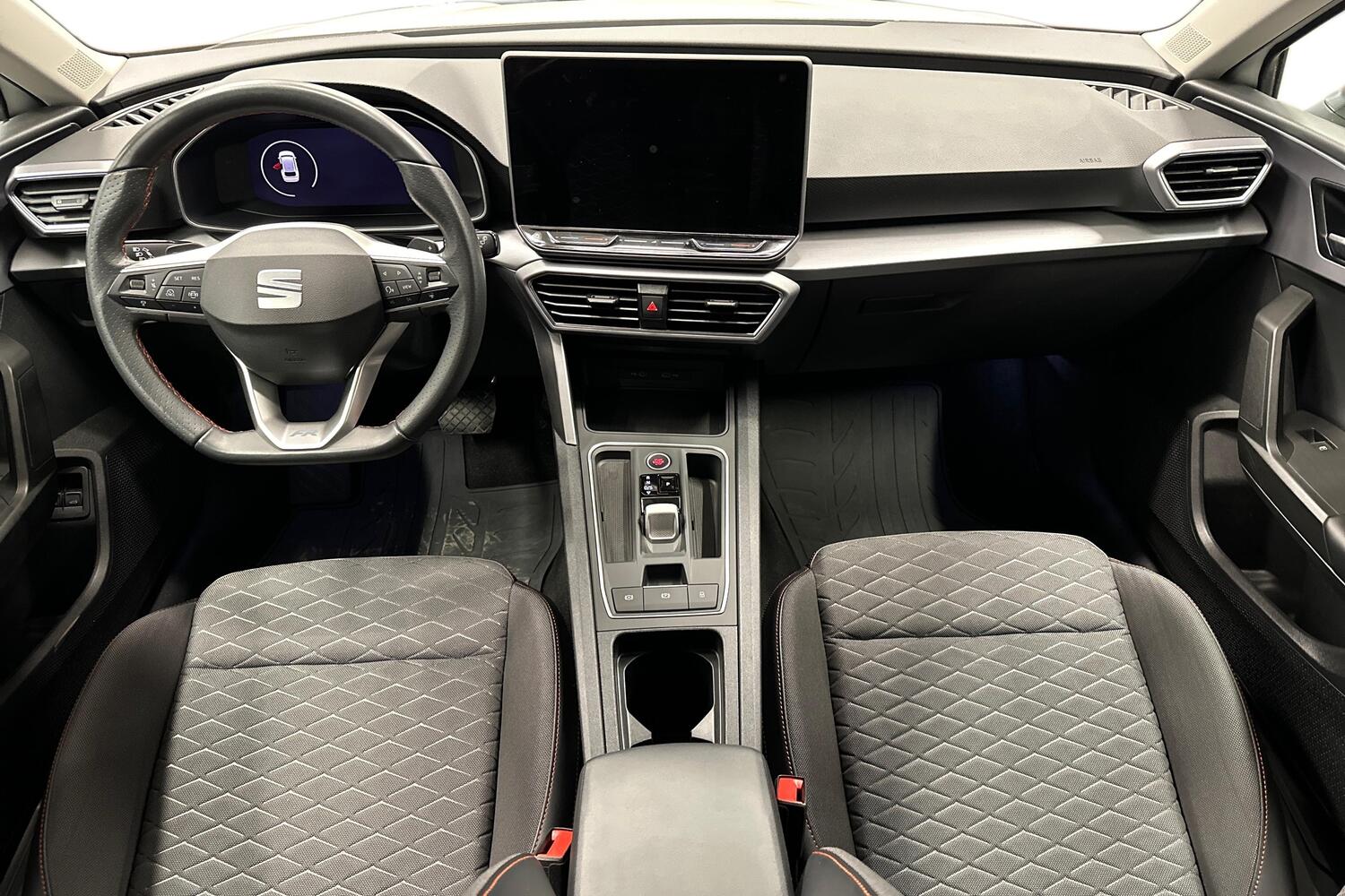 SEAT Leon Sportstourer vaihtoauto