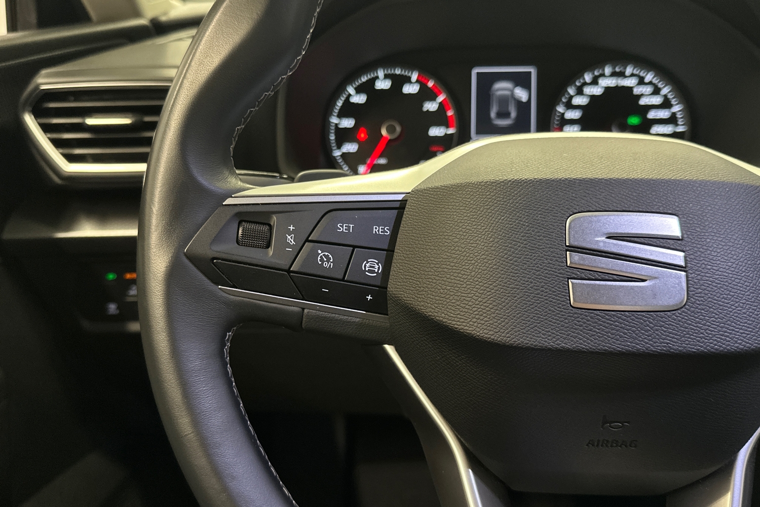SEAT Leon Sportstourer vaihtoauto