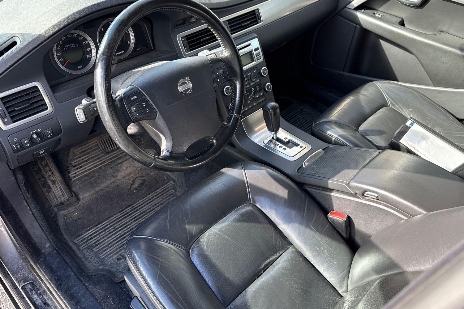 Volvo V70 vaihtoauto