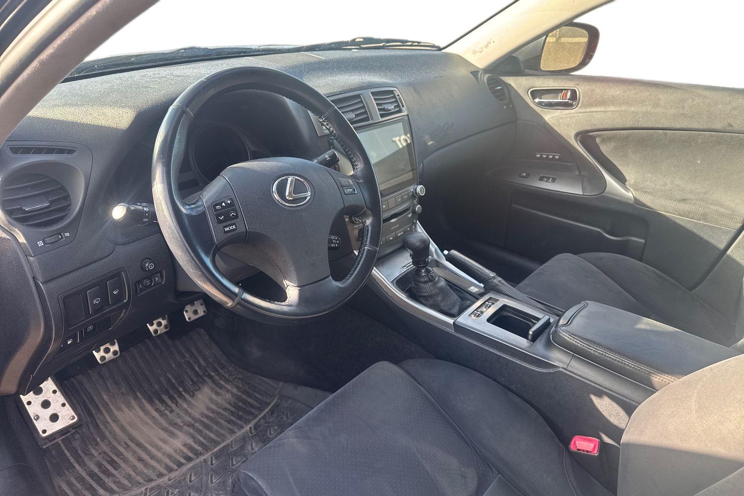 Lexus IS vaihtoauto