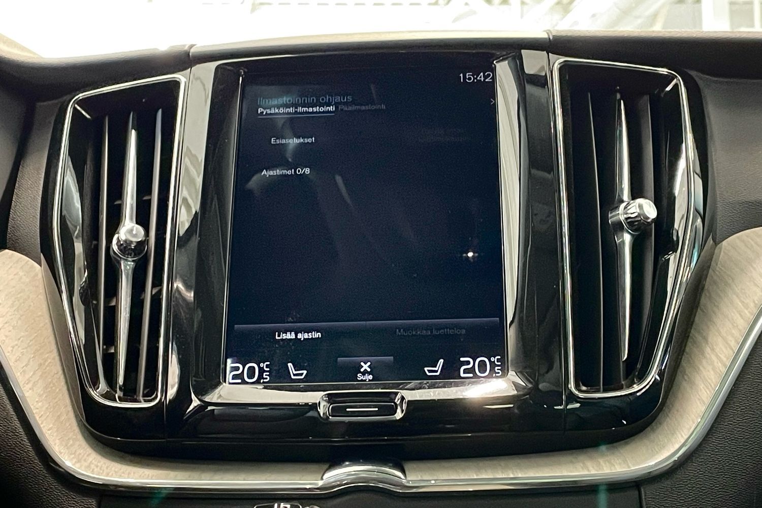 Volvo XC60 vaihtoauto