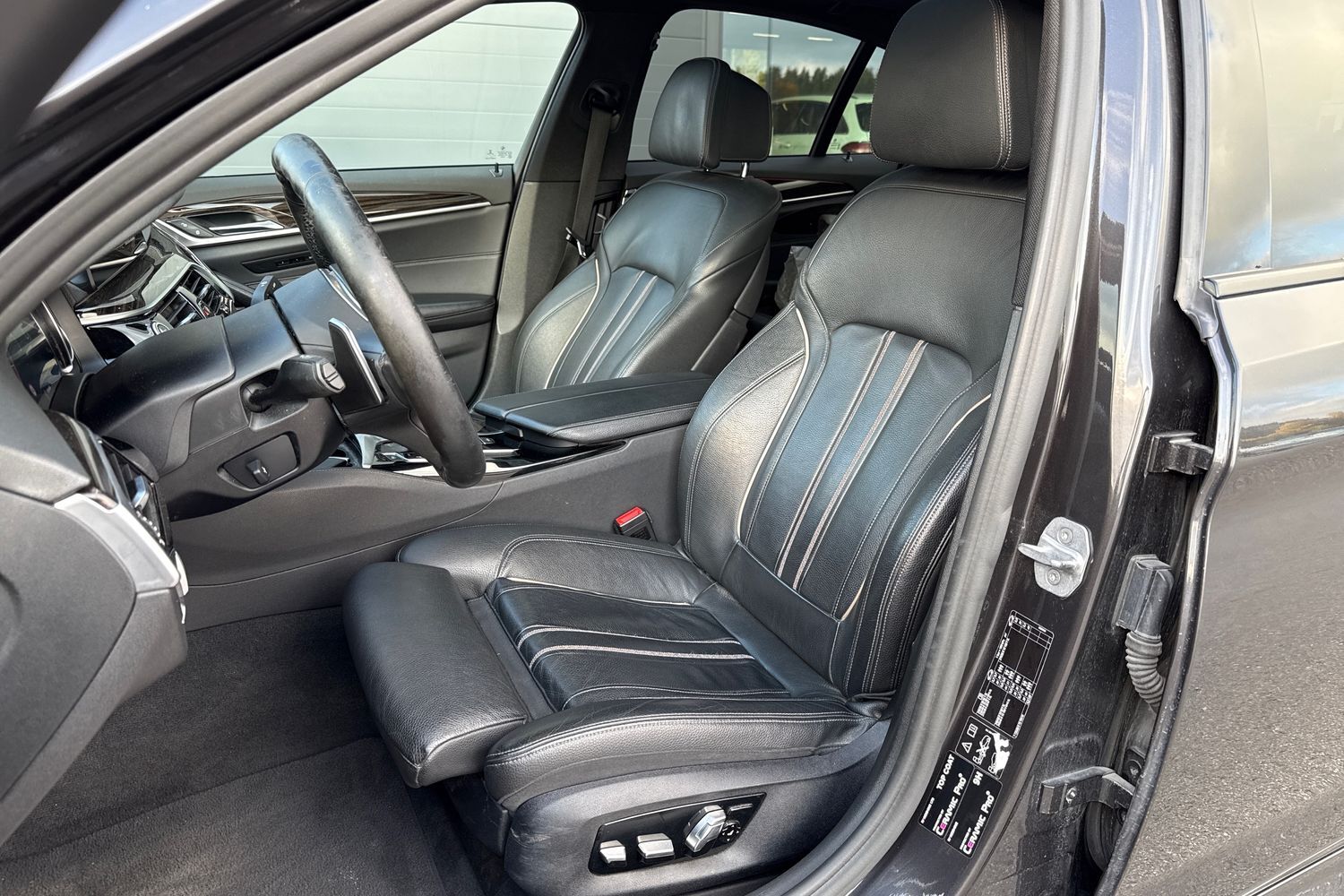 BMW M5 vaihtoauto