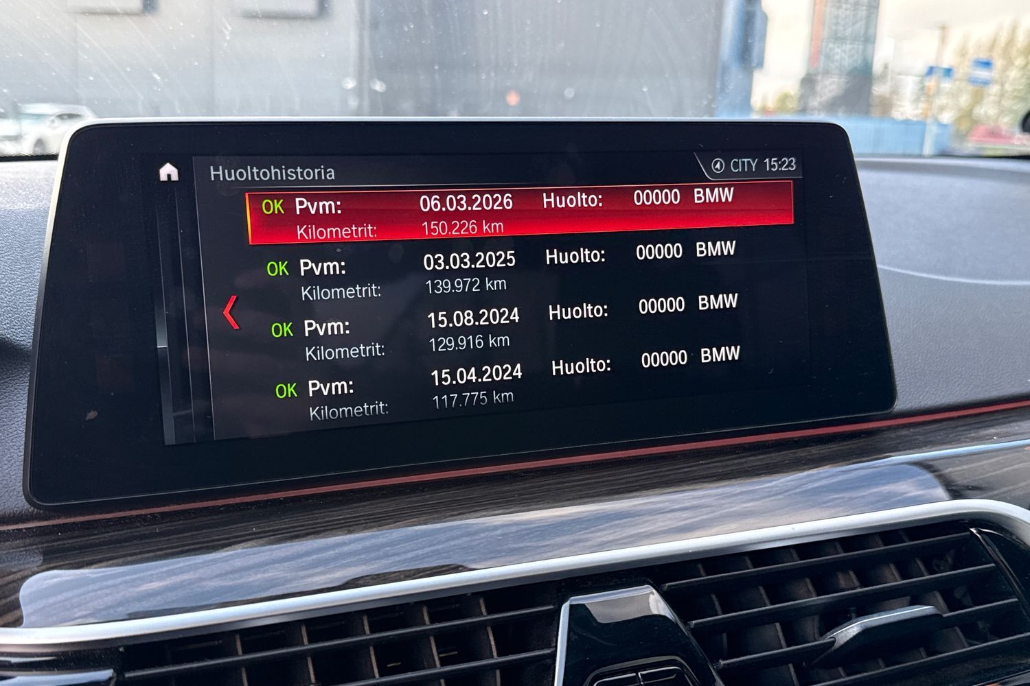 BMW M5 vaihtoauto