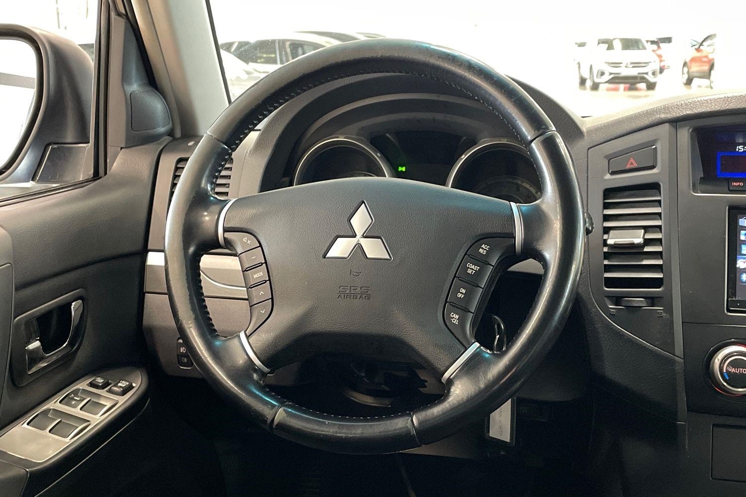 Mitsubishi Pajero vaihtoauto