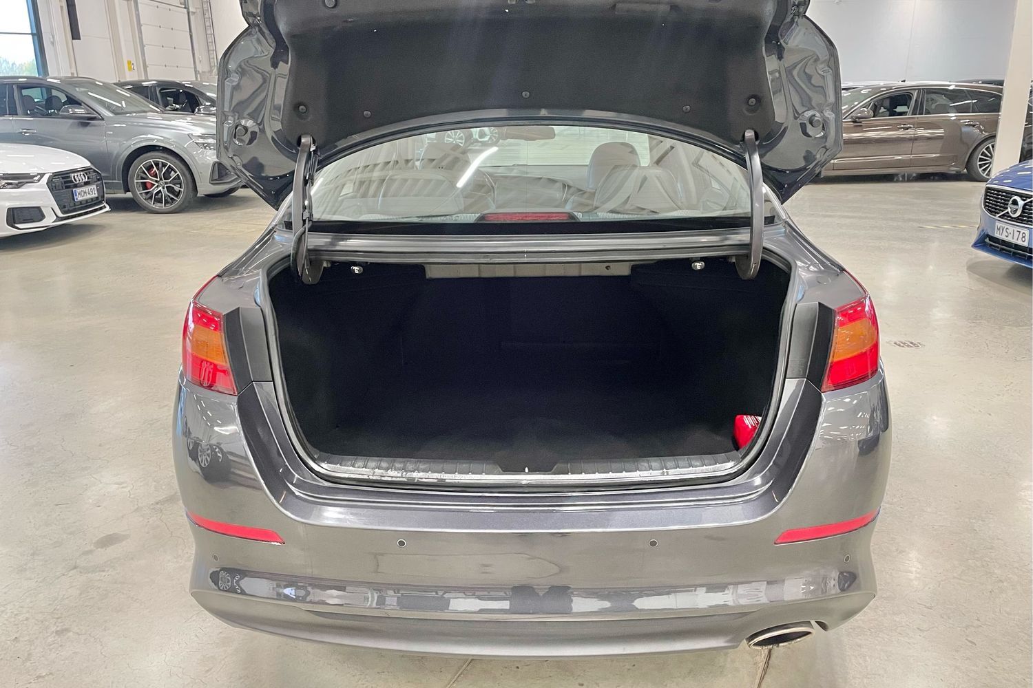 Kia Optima vaihtoauto